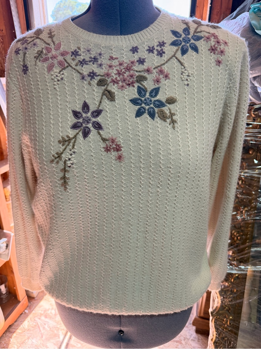 Alfred Dunner Pullover Sweater M. 
 Ivory Floral